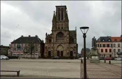 Les habitants de Phalsbourg (Moselle), ville fortifiée par Vauban, portent le gentilé ...