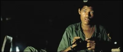 Qui incarne Tyrone "Clean" Miller, un jeune homme du Bronx qui tire sur une civile alors qu'elle voulait juste protéger un chiot ?