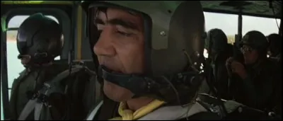 Quel acteur culte de "Full Metal Jacket" fait un caméo en tant que pilote d'hélicoptère dans ce film ?
