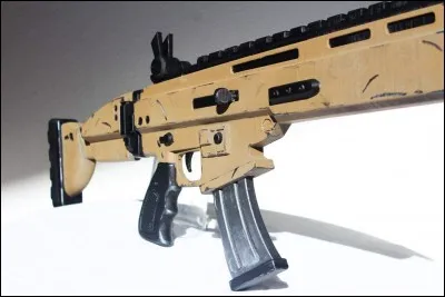 De quelle couleur sont les armes légendaires ?