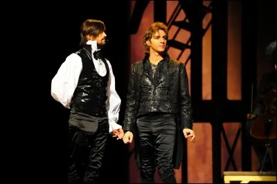 Quelle est la permière comédie musicale dans laquelle il a joué ?