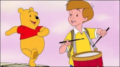 Comment se prénomme le petit garçon propriétaire de "Winnie L'ourson" ?