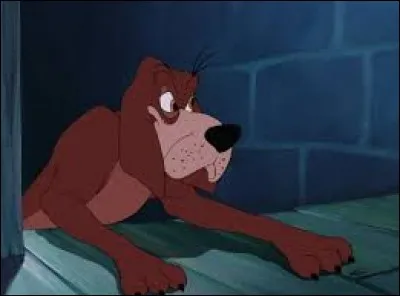 En quoi est transformé Pataud, le chien de « Cendrillon », lorsque cette dernière se rend au bal ?