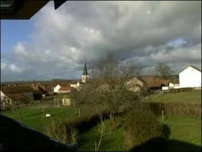 Commune de l'Allier, dans la région naturelle des Basses Marches du Bourbonnais, Montétay-sur-Loire se situe dans l'ancienne région ...