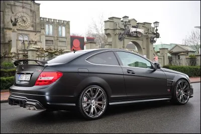 Jusqu'à combien de chevaux peut avoir la voiture de la question 5 ?