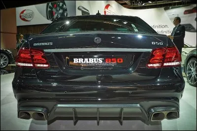 Quelle est cette voiture rebadgée Brabus ?