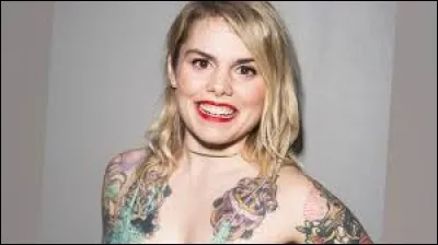 La chanson ''Golden Baby'' est sortie en 2011 sur l'album ''Blonde de Cur de Pirate. Quelle est la nationalité de cette chanteuse ?