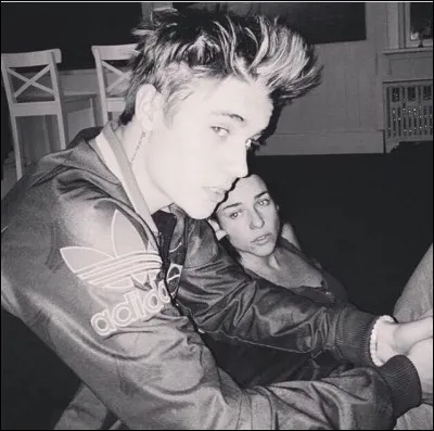 Quelle chanson a-t-il écrit pour exprimer ses sentiments envers la séparation de ses parents ?