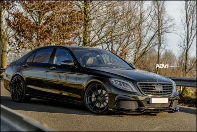 Quelle est cette Mercedes rebadgée Brabus ?