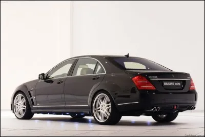 Jusqu'à combien de chevaux peut avoir la Brabus Classe S hybride ?