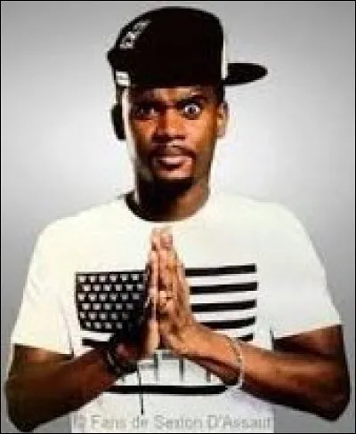 Quel est le nom de ce chanteur ?