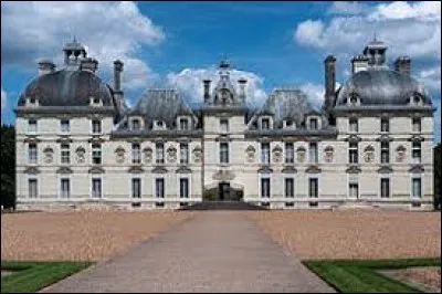 C'est l'un des magnifiques châteaux de la Loire.
Il est classé aux Monuments historiques, ce château a été conçu au XVIIe siècle, dans un style très classique.