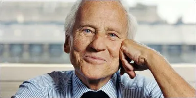 Jean d'Ormesson nous a quitté en 2017. Il devient membre de l'Académie française en :