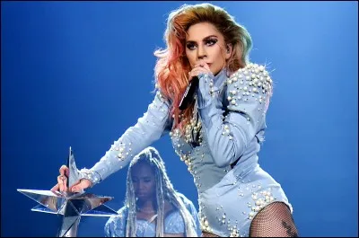 Quelle est la tournée dont Lady Gaga a dû annuler les dates européennes à cause d'une maladie ?