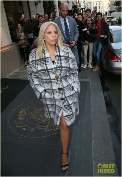 Dans quelle ville un paparazzi a-t-il pris cette photo de Lady Gaga ?