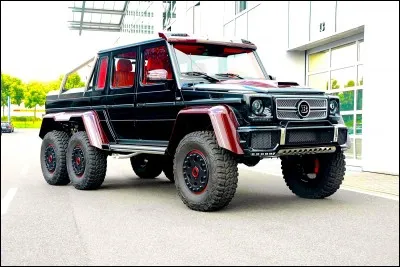 Vrai ou faux : Le Brabus 6X6 a six roues motrices.