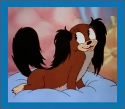 Qui est la concurrente de Fifi le pékinois aux yeux de Pluto dans les courts-métrages où ils figurent ?