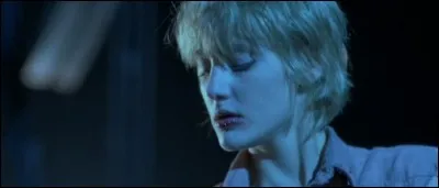 Qui est tué par Mae ?