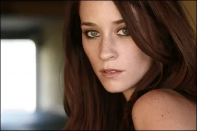 Dans la saison 5, comment se pr&eacute;nomme la fille de Casey ?