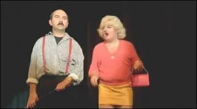 Dans "Les Rois du gag" de Claude Zidi, il joue :