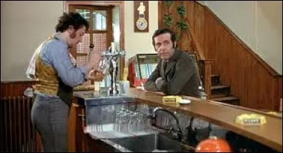 Savez-vous son rôle dans "Laisse aller... c'est une valse" ?