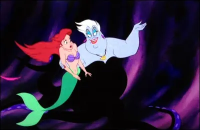 Que prend à Ariel Ursula la sorcière de la mer dans ''La Petite Sirène'' ?