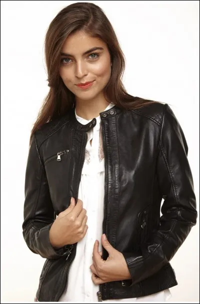 Dans la phrase "Ce manteau est une contre-fa&ccedil;on", qu'est-ce qu'est "une contrefa&ccedil;on" ?