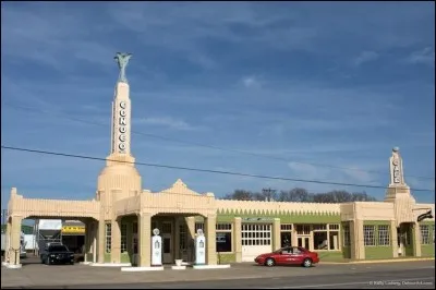 Ce lieu se trouve à Shamrock aux États-Unis. 
Quel Disney a-t-il inspiré ?