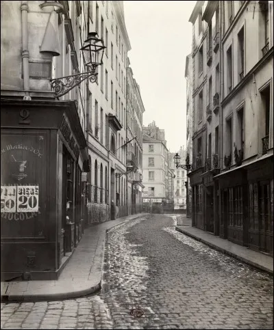 Quel Disney s'est inspiré des rues du Vieux Paris pour y faire évoluer ses héros ?