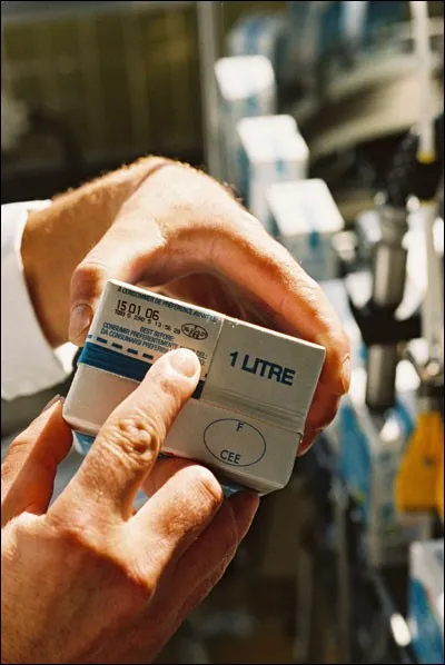 Le U de UHT signifiait au départ "upérisation", simplifié ensuite en Ultra. Pour le lait UHT, combien de temps dure cette opération de flash stérilisation ?