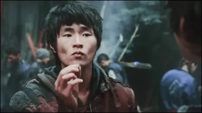 Avec qui Monty sort-il ?