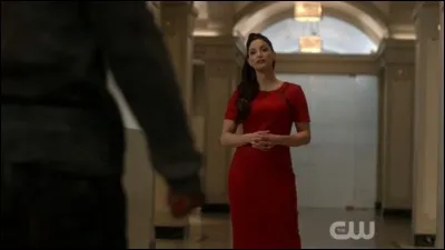 Quand Clarke a tiré le levier pour sauver tout le monde des griffes d'Ali dans la saison 3, quel était l'inconvénient ?