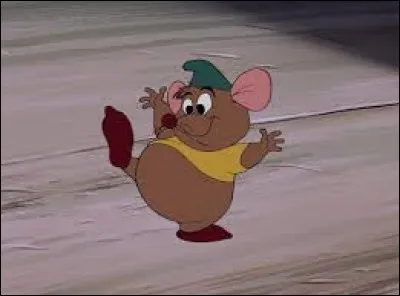 Comment se prénomme cette souris gourmande et grassouillette de "Cendrillon" ?