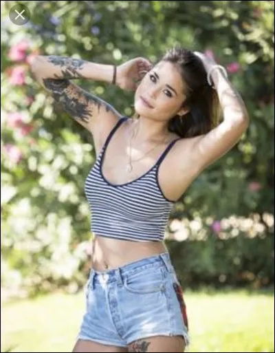 Pourquoi Claire a-t-elle été hospitalisée ?