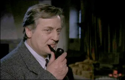 Quel écrivain a créé le célèbre personnage du commissaire Maigret ?