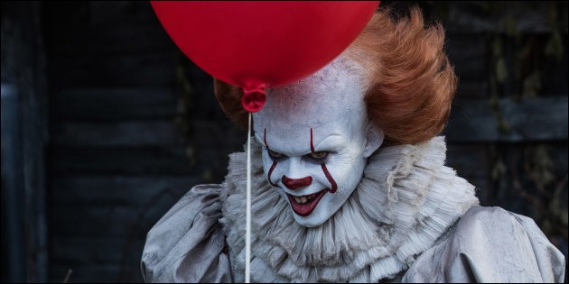 Dans quel film peut-on voir un clown meurtrier d'enfants ?