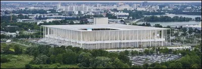 Quel club joue dans le stade Matmut Atlantique ?