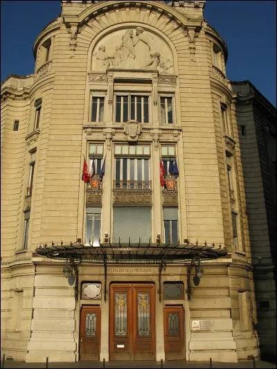 Les agriculteurs ne sont pas au régime général de la sécurité sociale. A quel régime cotisent-ils ?