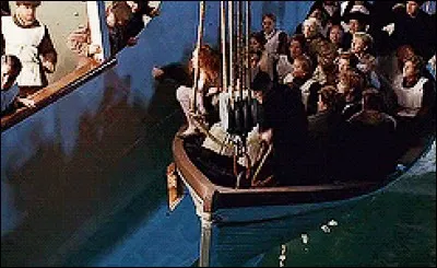 Que dit Rose quand elle saute du canot de sauvetage pour retourner sur le Titanic et y retrouver Jack ?