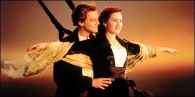 Que chante Jack à l'oreille de Rose (à l'avant du bateau) ?