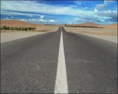 La ligne blanche sur la route a été inventée en 1930.