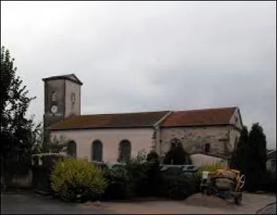 Voici l'église Saint-Hilaire de Hagécourt. Village Vosgien, il se situe dans l'ancienne région ...