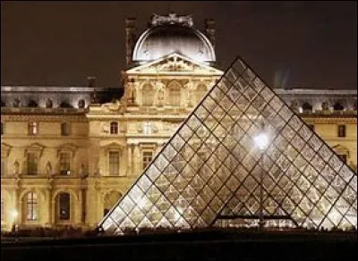 Où est situé le musée des traditions verrières ?