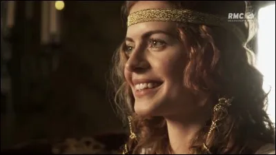 Qui Arthur épouse-t-il ?