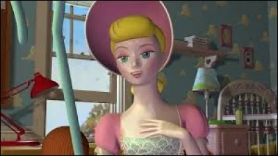 A quel objet la bergère de Toy Story sert-elle d'ornement dans la chambre de Molly ?