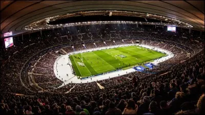 Lors de quel match de football a eu lieu le record du monde du plus grand nombre de spectateurs ?