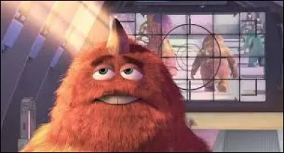 Quelle terreur de « Monstres et compagnie » revient avec une chaussette d'enfant sur le dos, ce qui a pour effet de créer la panique dans l'usine ?