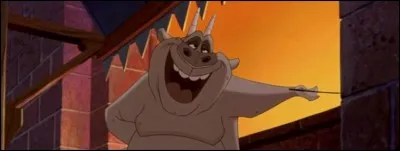 Quelle caractéristique convient le mieux à La Rocaille, gargouille du « Bossu de Notre-Dame » ?