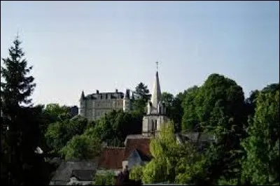 Nous partons dans le Centre-Val-de-Loire la découverte de l'église et du château de la ville de Larçay. Nous serons dans le département ...