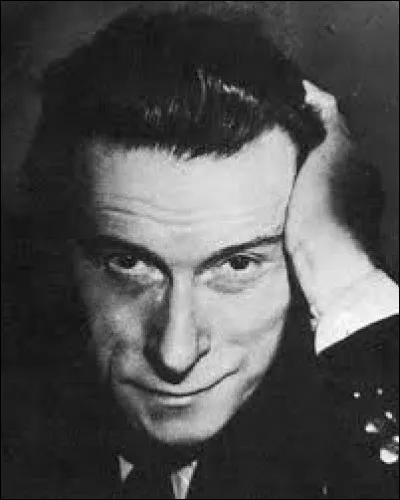 Décembre 1949 : Charles Dullin avait uvré pour un renouveau du théâtre aux côtés de Gaston Baty et Georges Pitoëff dans le Cartel des quatre. Quel grand acteur ayant incarné le docteur Knock complète le quatuor ?